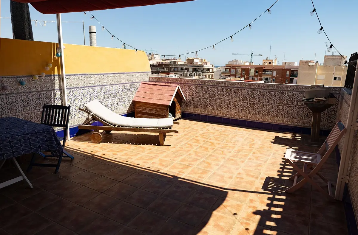Duplex with 4 bedrooms in Torrevieja, Alicante, €237,000