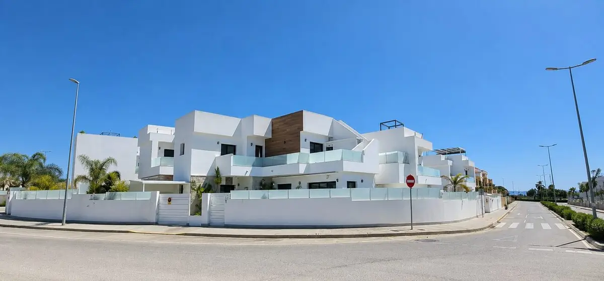 Villa with 3 bedrooms in Los Montesinos, Alicante, €420,000