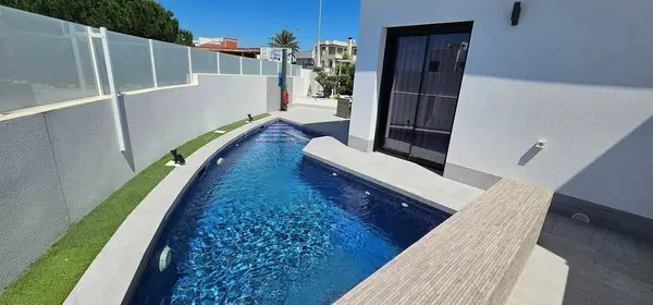 Villa with 3 bedrooms in Los Montesinos, Alicante, €420,000 — photo 2