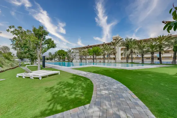 Apartment with 2 bedrooms in Alfas del Pi, Alicante, €659,000 — photo 4