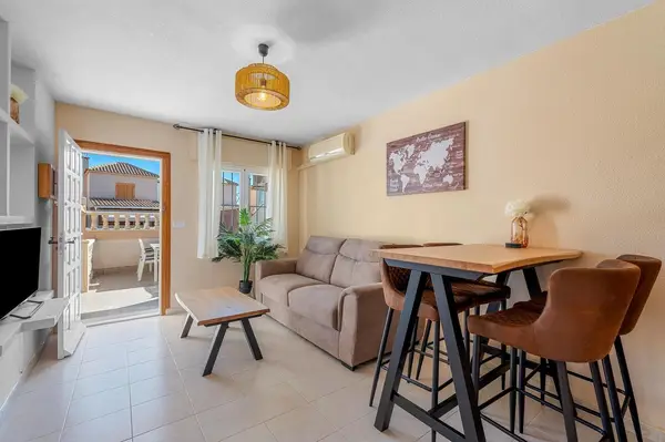 Bungalow with 2 bedrooms in Torrevieja, Alicante, €187,500 — photo 4