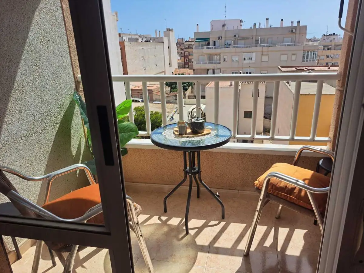 Apartment with 2 bedrooms in Torrevieja, Alicante, €124,999