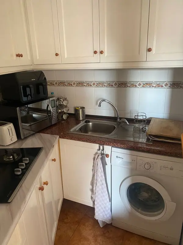 Apartment with 2 bedrooms in Torrevieja, Alicante, €129,900 — photo 3