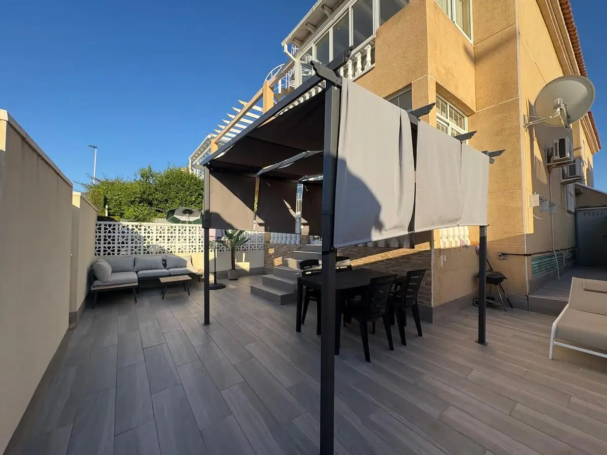 Apartment with 2 bedrooms in Torrevieja, Alicante, €169,900