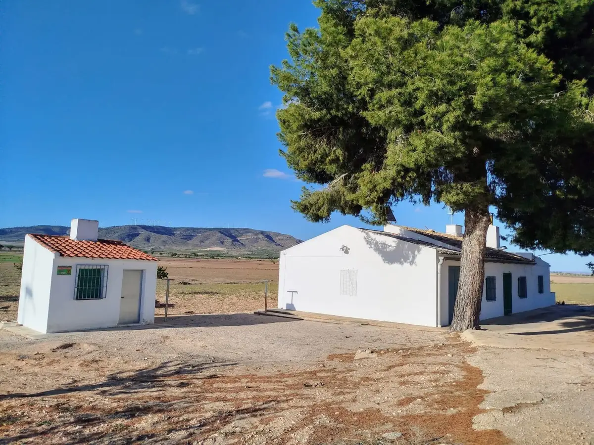 Country_house with 3 bedrooms in Yecla, Murcia, €160,000