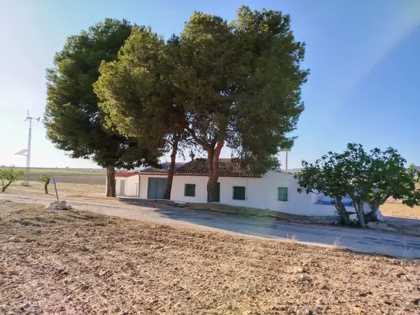 Country_house with 3 bedrooms in Yecla, Murcia, €160,000 — photo 2