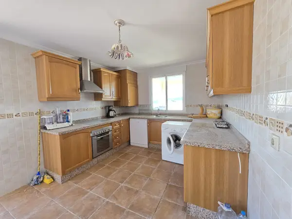 Villa with 3 bedrooms in Monóvar/monóver, Alicante, €319,995 — photo 4