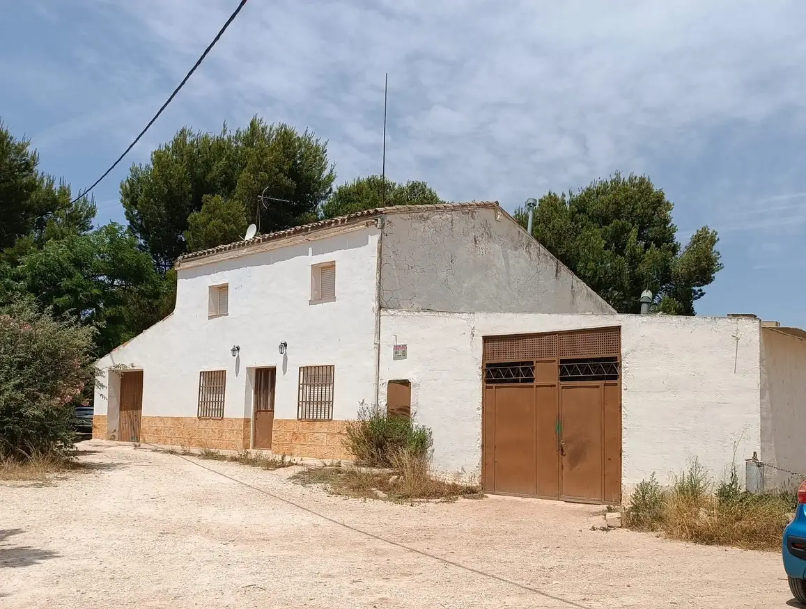 Country_house with 5 bedrooms in Yecla, Murcia, €195,000