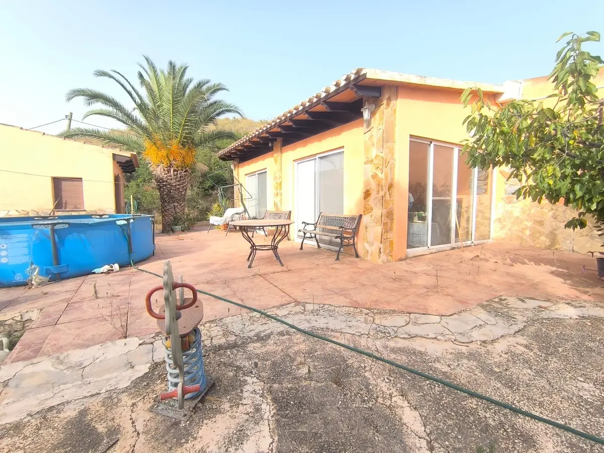 Finca with 3 bedrooms in Pinoso, Alicante, €189,000
