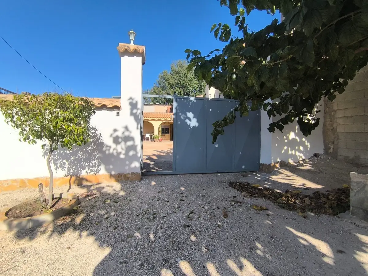 Finca with 5 bedrooms in Monóvar/monóver, Alicante, €180,000
