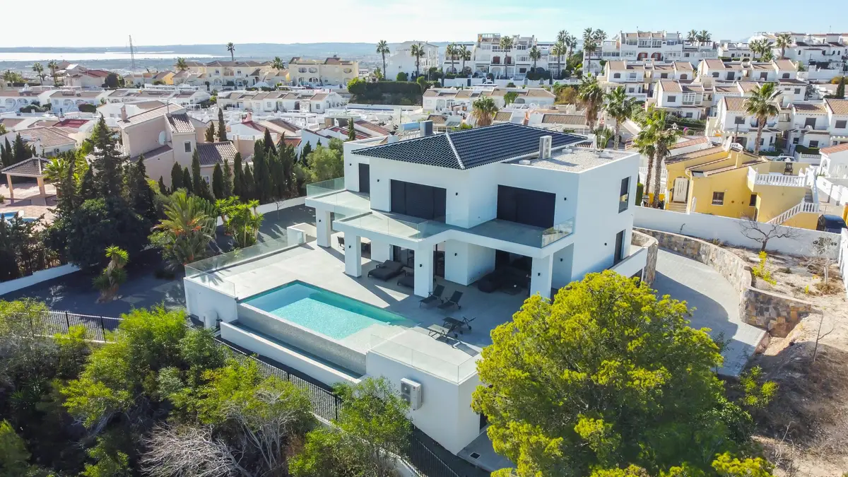 Villa with 6 bedrooms in Ciudad Quesada, Alicante, €2,300,000