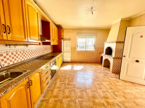 Villa with 4 bedrooms in Catral, Alicante, €630,000 — photo 4