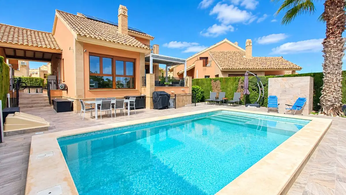 Villa with 3 bedrooms in Algorfa, Alicante, €479,000