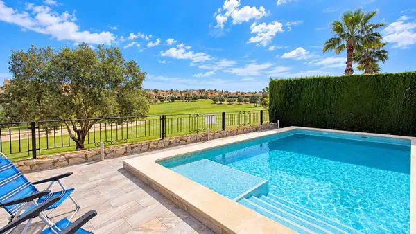 Villa with 3 bedrooms in Algorfa, Alicante, €479,000 — photo 2