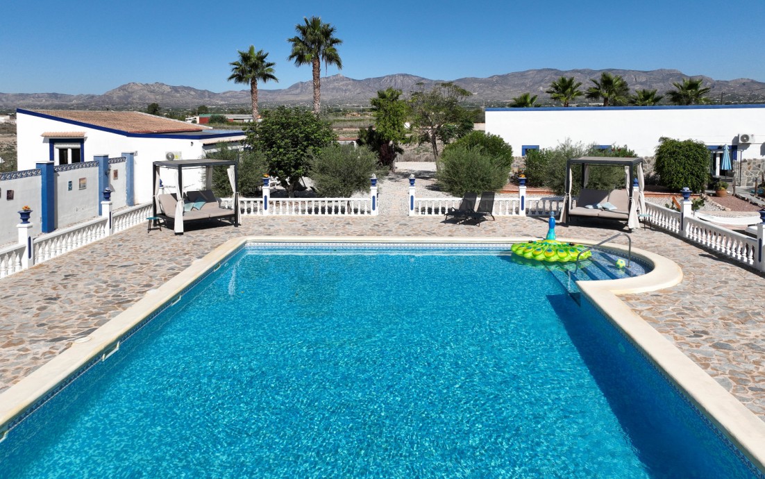 Resale - 5. Finca / Country Property - Crevillente