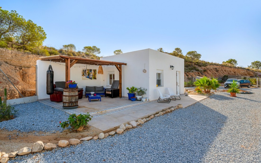 Resale - 5. Finca / Country Property - Crevillente