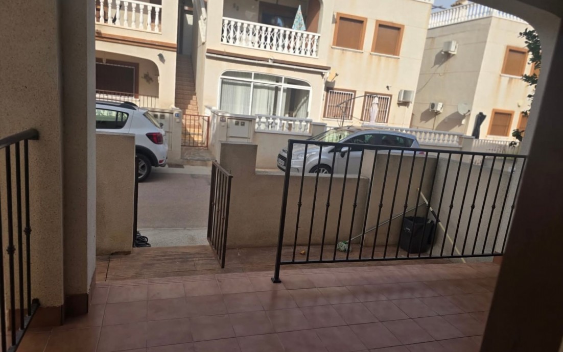 Resale - Apartment - Ground Floor - Daya Vieja - Costa Blanca