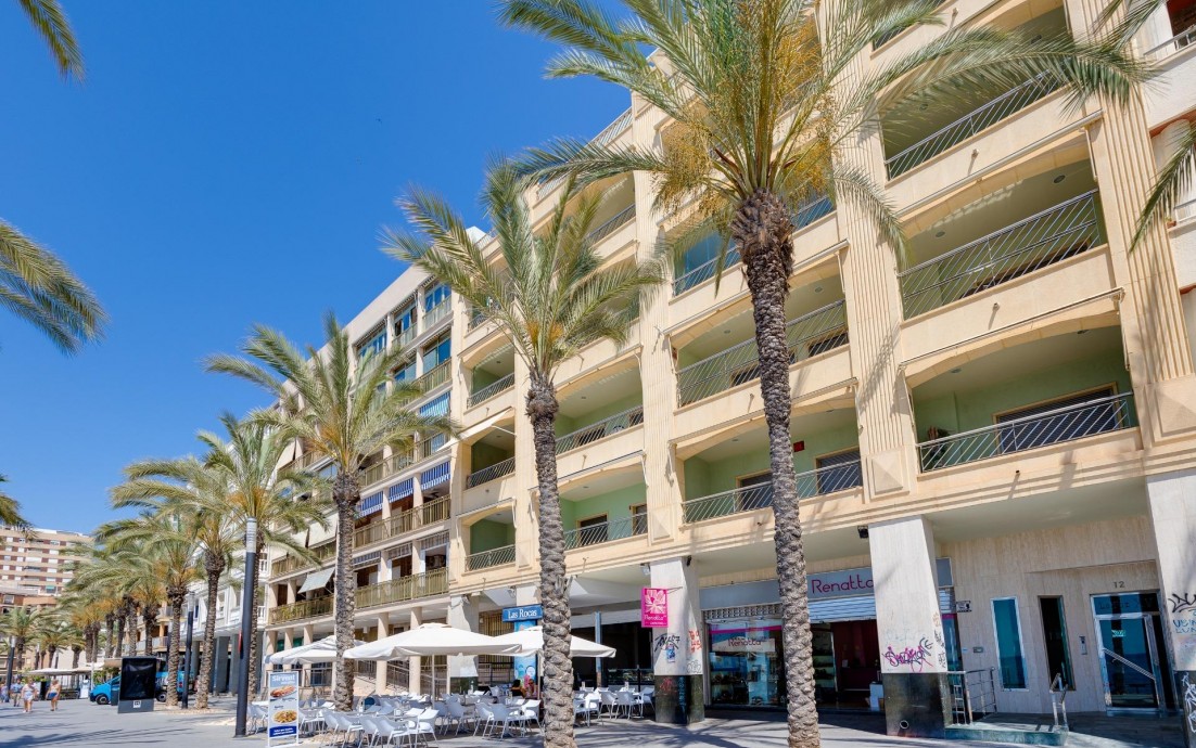 Resale - Apartment - Torrevieja - Paseo Maritimo