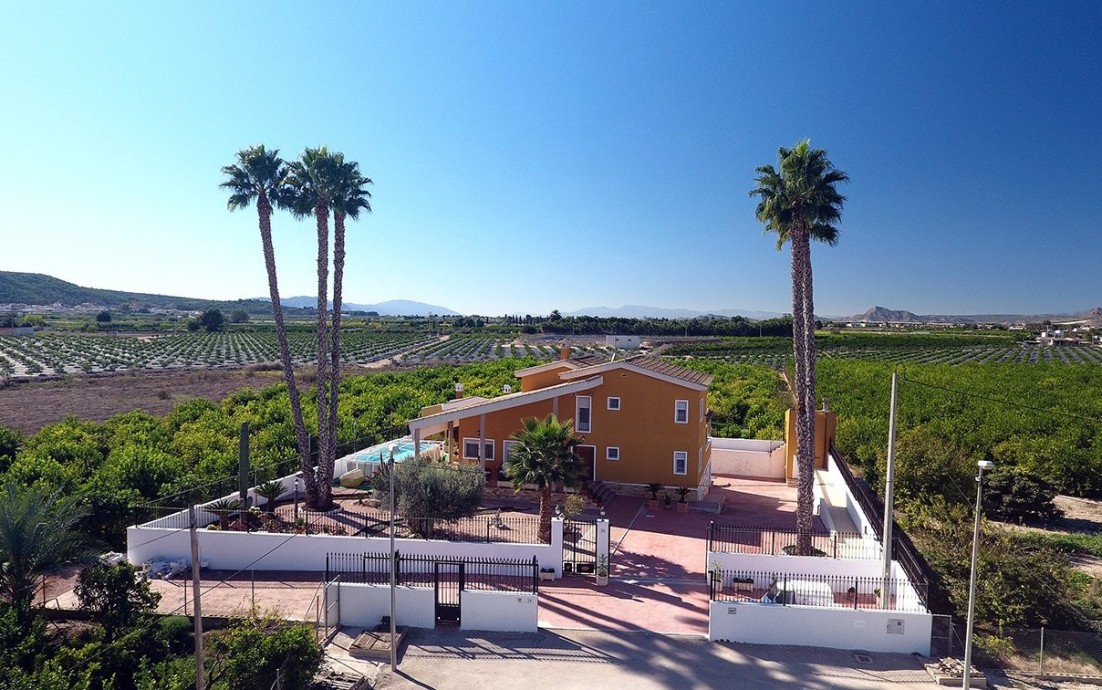 Resale - Finca / Country Property - Orihuela