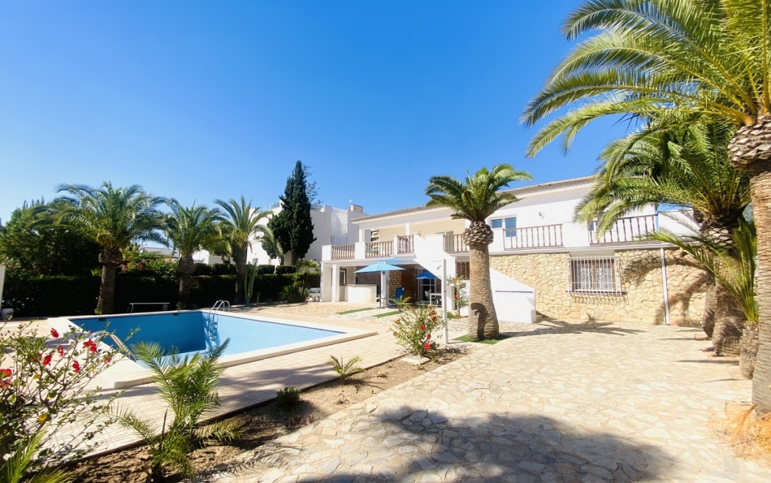 Resale - Villa - La Zenia
