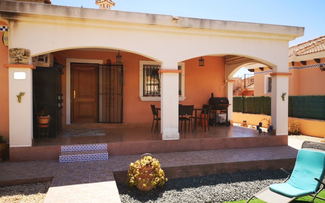 Resale - Villa - Los Montesinos - Los Montesinos - Urb. La Herrada