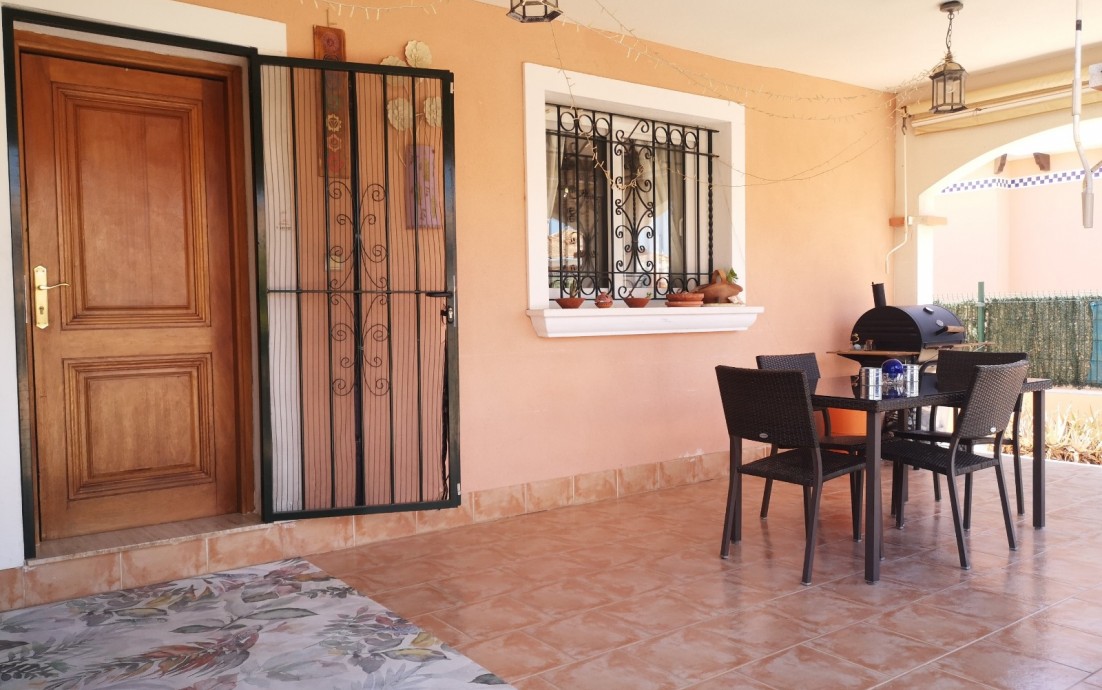 Resale - Villa - Los Montesinos - Los Montesinos - Urb. La Herrada