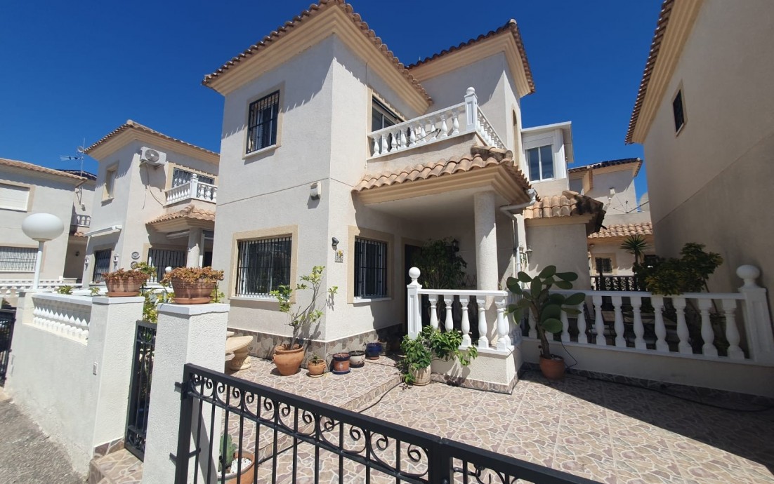 Resale - Villa - Orihuela Costa - Playa Flamenca
