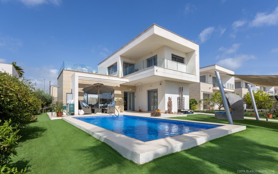 Resale - Villa - Orihuela - Vistabella Golf