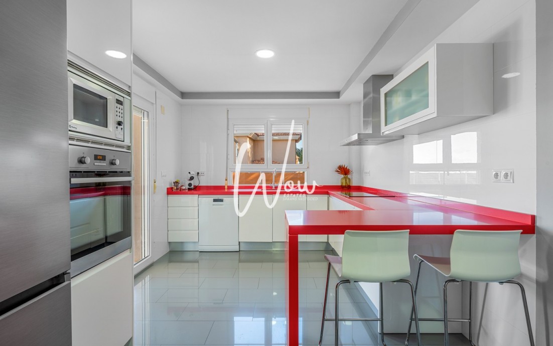 Resale - Villa - San Miguel de Salinas - Ciudad de las Comunicaciones