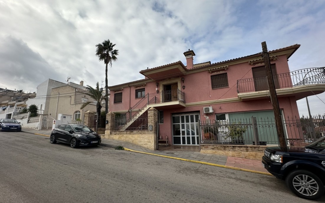 Revente - house - San Miguel de Salinas