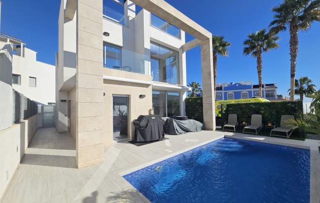 Villa - Venta - Cabo Roig - WOW-27011