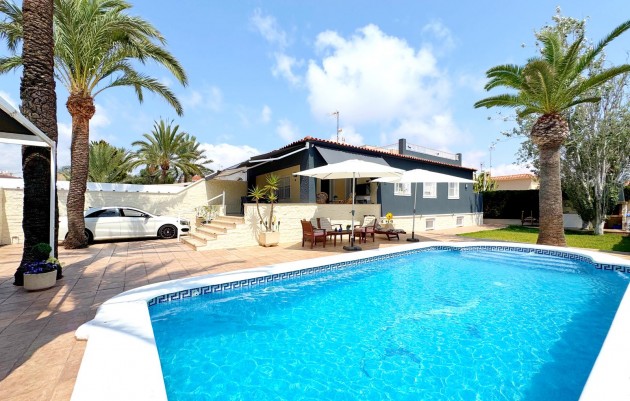 Villa - Venta - Torrevieja - PM-92823