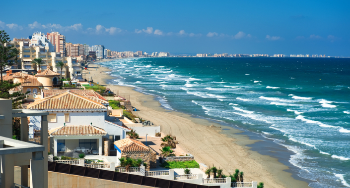 Costa Cálida: Vivir bajo el sol a un precio accesible, pero, ¿cuánto cuesta realmente?