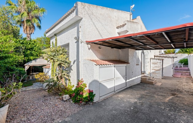 Venta - Villa - San Miguel de Salinas - Ciudad de las Comunicaciones