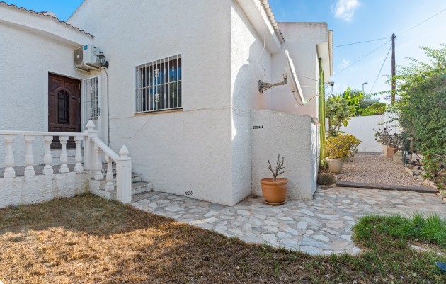 Venta - Villa - San Miguel de Salinas - Ciudad de las Comunicaciones