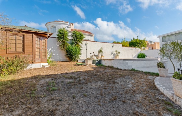 Venta - Villa - San Miguel de Salinas - Ciudad de las Comunicaciones