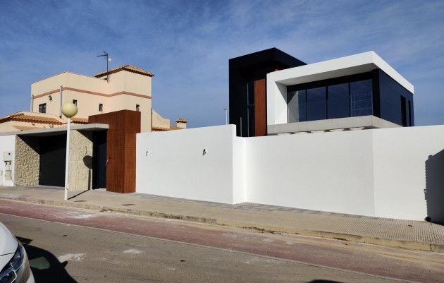 Nueva construcción  - Villa - Orihuela Costa - La Zenia