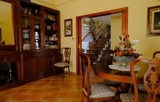 Resale - Finca / Country Property - Orihuela