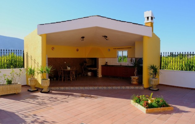 Resale - Finca / Country Property - Orihuela