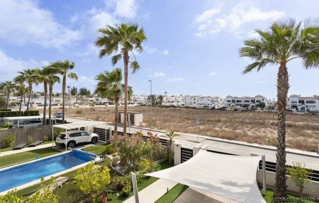 Resale - Villa - Orihuela - Vistabella Golf