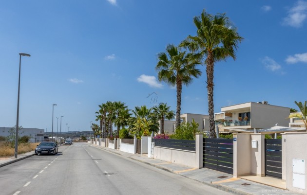 Resale - Villa - Orihuela - Vistabella Golf