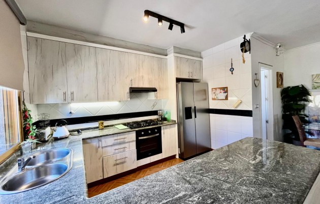 Herverkoop - country house - Fortuna