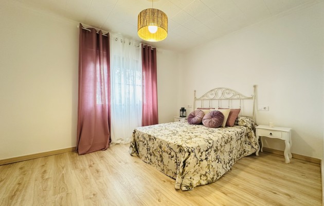 Resale - Villa - Orihuela
