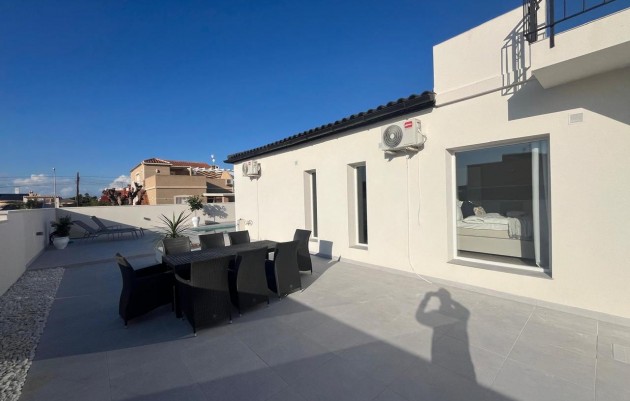 Resale - Villa - La Siesta