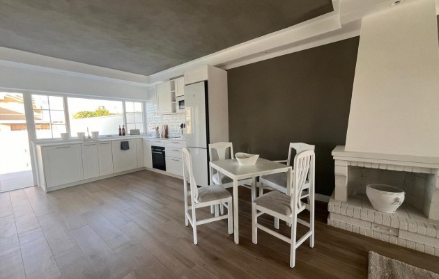Resale - Villa - La Siesta