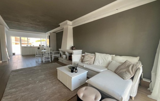 Resale - Villa - La Siesta