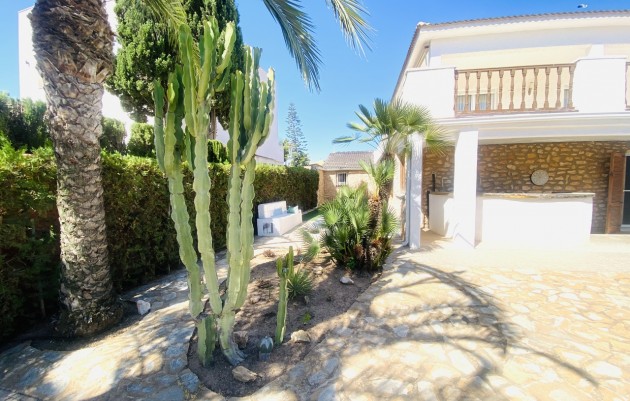 Resale - Villa - La Zenia