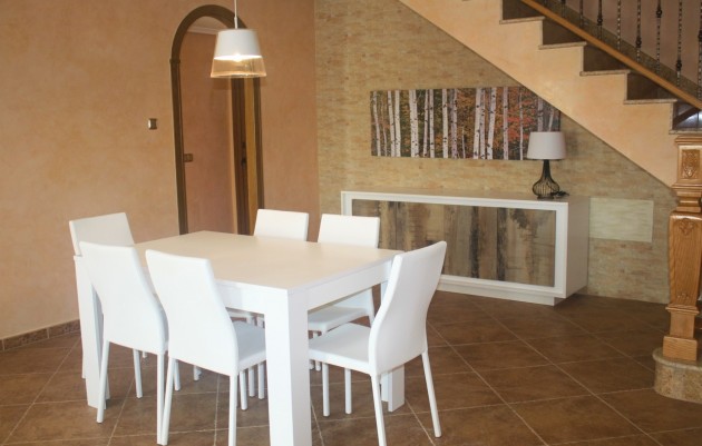 Resale - Villa - Los Altos