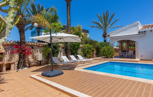 Resale - Villa - Orihuela - Orihuela Costa