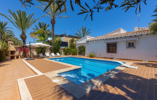Resale - Villa - Orihuela - Orihuela Costa